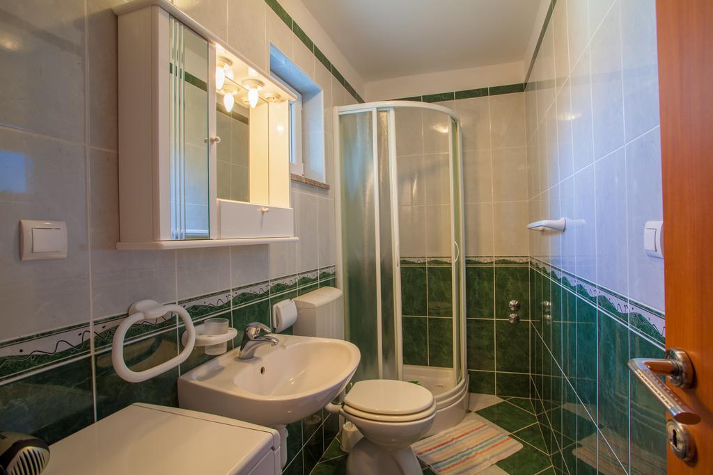 Apartments Tatjana ツレス エクステリア 写真